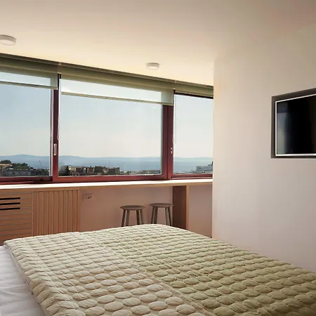 Up There Design Bed & Breakfast