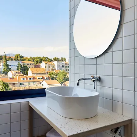 Up There Design Bed & Breakfast 4*