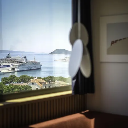 Up There Design Bed & Breakfast