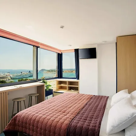 Bed & Breakfast Up There Design 4*