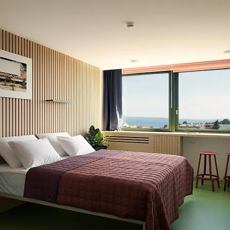 Up There Design Bed & Breakfast 4*