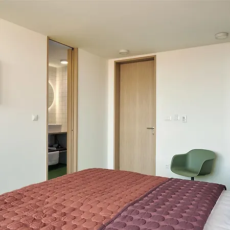Up There Design Bed & Breakfast 4*
