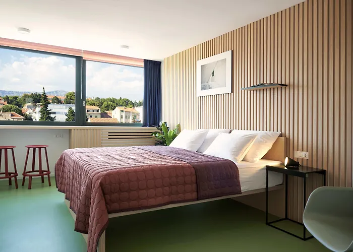 krevet i doručak Up There Design 4*