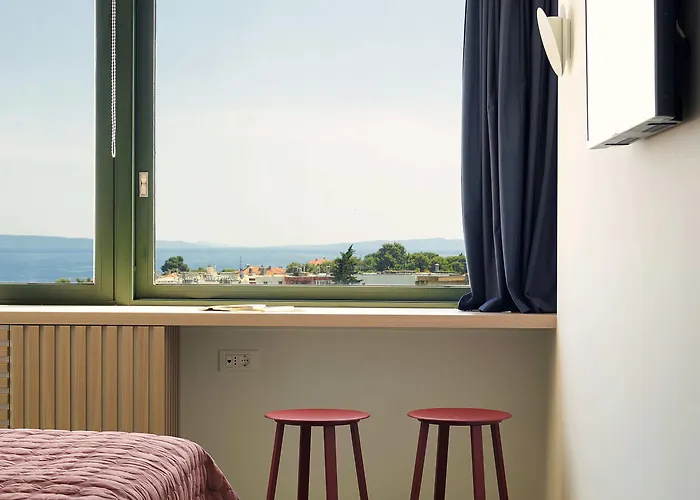 Up There Design krevet i doručak 4*