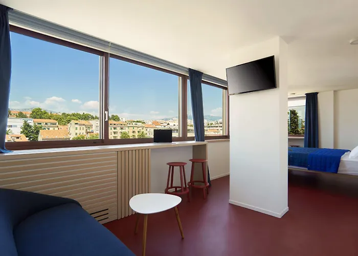 krevet i doručak Up There Design 4*
