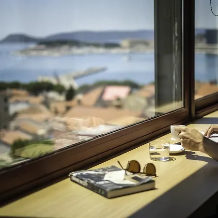 住宿加早餐酒店 Up There Design