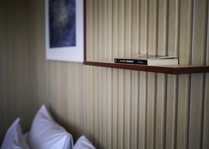 ベッド・アンド・ブレックファスト Up There Design スプリト