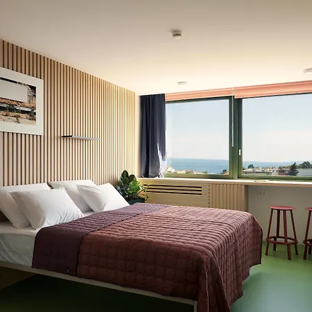 Up There Design Bed and breakfast 4*