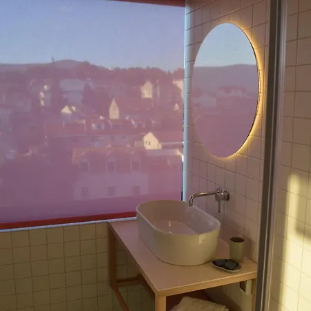 Bed and breakfast Up There Design 4*